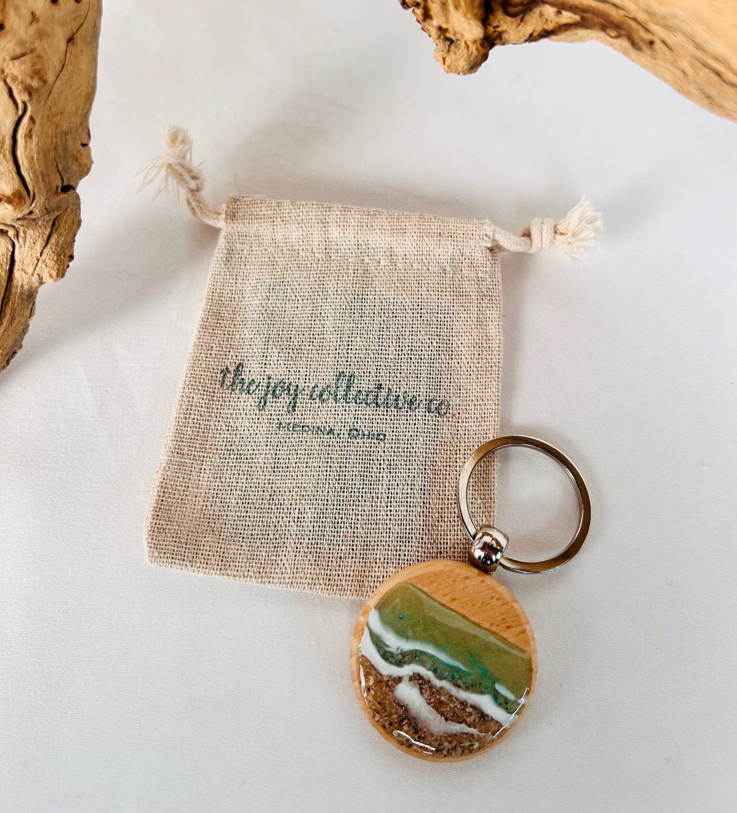 Key Chain - Round Shimmery Extra Light Green White